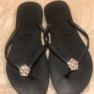 Hvananas Black with round rhinestones. Sz 10